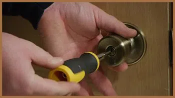 City Locksmith Shop Dallas, TX 214-530-0533 - 15-unlock-door